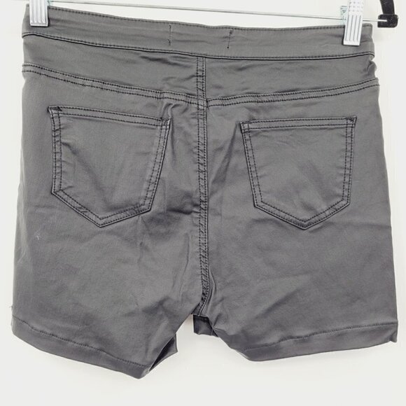 Parisian Faux Leather Shorts - Black - Picture 4 of 7